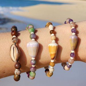 Hawaiian Seashell bracelet with semi precious stones